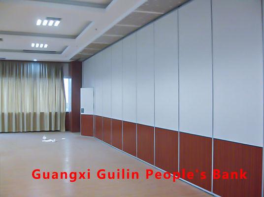Good price Soundproof Movable Partition Wall with 800N Sealing Power and 40N/m Magnetic Attraction No Floor Rail Sliding Wall System online