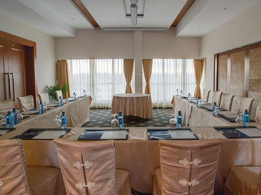 Good price Soundproofing Movable Partition Wall with 800N Sealing Power and 40N/m Magnetic Attraction for Hotels online